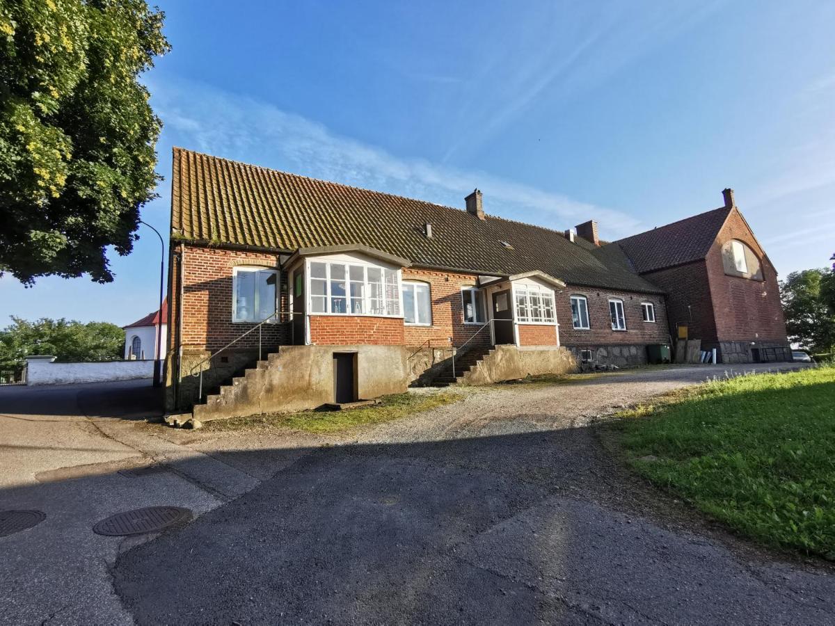 Apartmán Gamla Skolan Rum & Oevernattning I Spjutstorp Exteriér fotografie